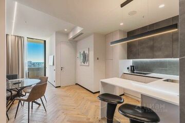 2-к квартира, 58 м², 15/17 эт.