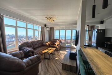 2-к квартира, 64 м², 8/8 эт.