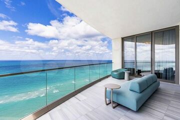 Апартаменты, 60 м², 2/3 эт.