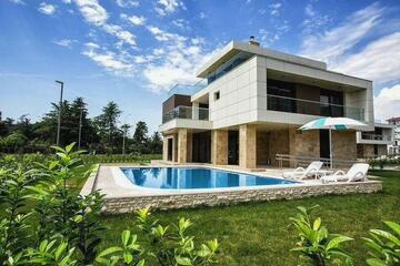 Дом, 465 м², 2 эт.