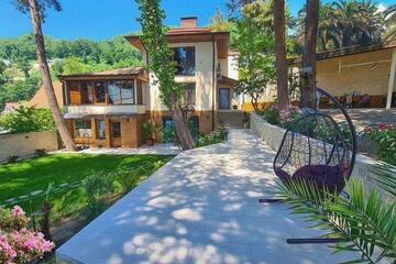 Дом, 230 м², 2 эт.