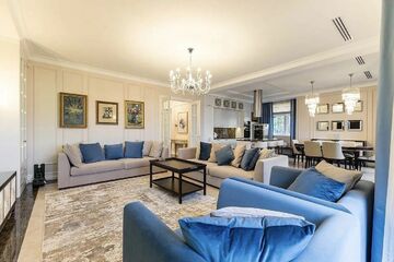 Таунхаус, 304 м², 3 эт.