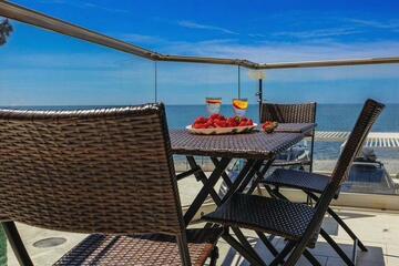 Апартаменты, 45 м², 1/4 эт.