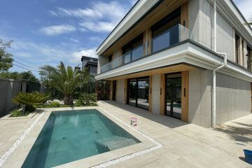 Дом, 245 м², 2 эт.