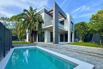 Дом, 180 м², 2 эт.