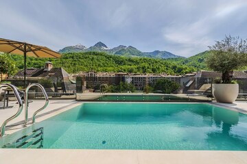 Дом, 300 м², 2 эт.