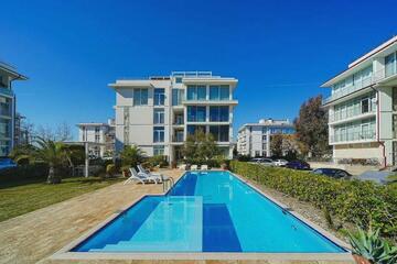 2-к квартира, 70 м², 1/4 эт.