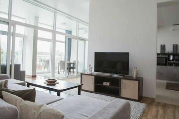 4-к квартира, 146 м², 2/4 эт.