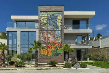 Коттедж, 350 м², 3 эт.