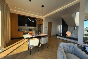 Дом, 200 м², 2 эт.