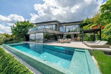 Дом, 400 м², 2 эт.