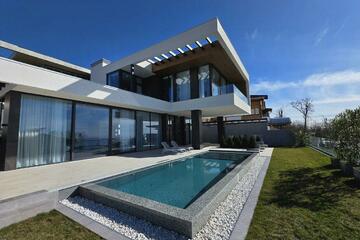 Дом, 384 м², 3 эт.