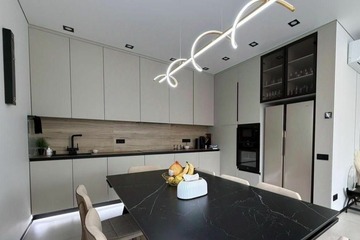 Коттедж, 200 м², 2 эт.
