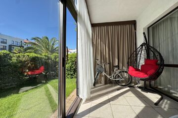 Апартаменты, 55 м², 1/5 эт.